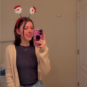 Meet your Posher, Demi